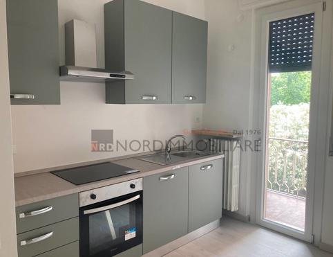 TRILOCALE IN AFFITTO PARZIALMENTE ARREDATO DI CUCINA - Brescia
