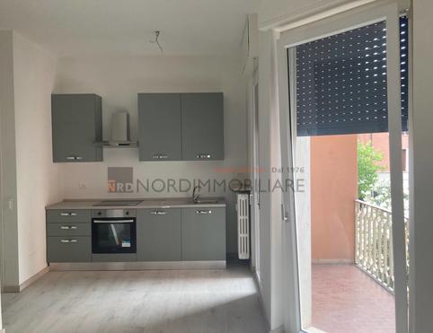 TRILOCALE IN AFFITTO PARZIALMENTE ARREDATO DI CUCINA - Brescia