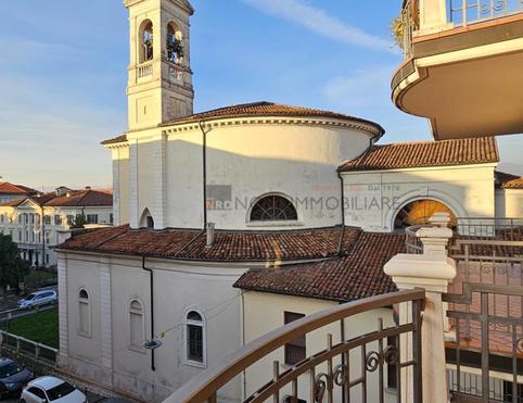 Ampio bilocale con box doppio - Brescia