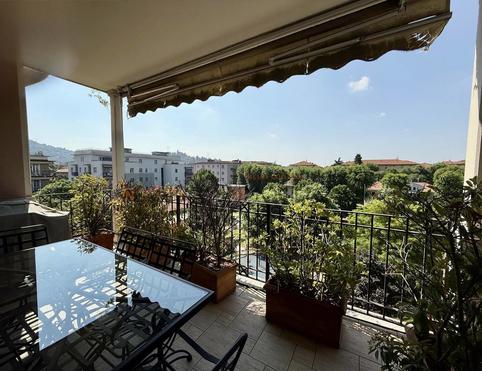 Brescia  signorile appartamento vista sul verde terrazzi - Brescia