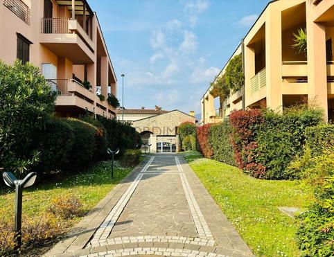 Brescia Via Veneto signorile appartamento con terrazza - Brescia