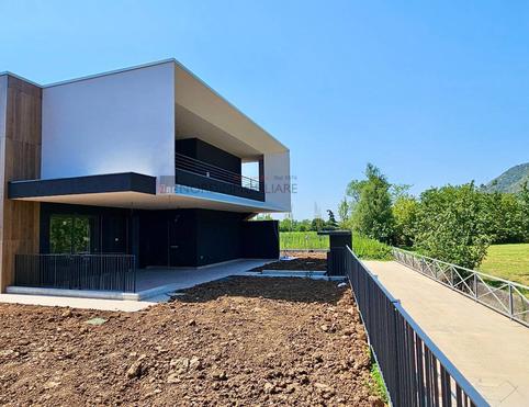 GARDEN VILLA QUADRILOCALE IN VILLA CON GIARDINO - Brescia