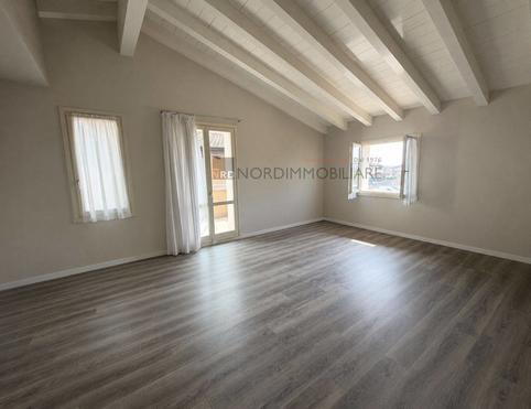 Lograto, moderno attico - Lograto, Brescia