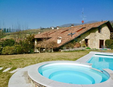 Porzione di cascinale ristrutturato - Gussago, Brescia