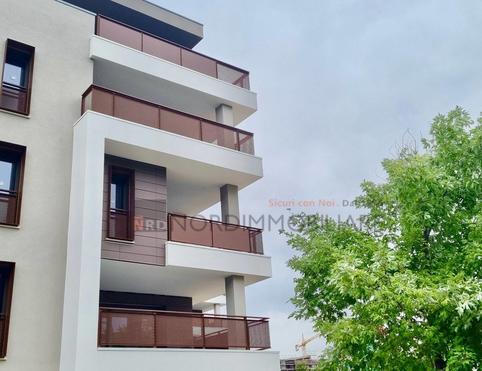 QUADRILOCALE CON AMPIO PORTICATO E GIARDINO - Brescia