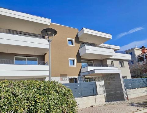 QUADRILOCALE CON PORTICO E GIARDINO - Borgosatollo, Brescia